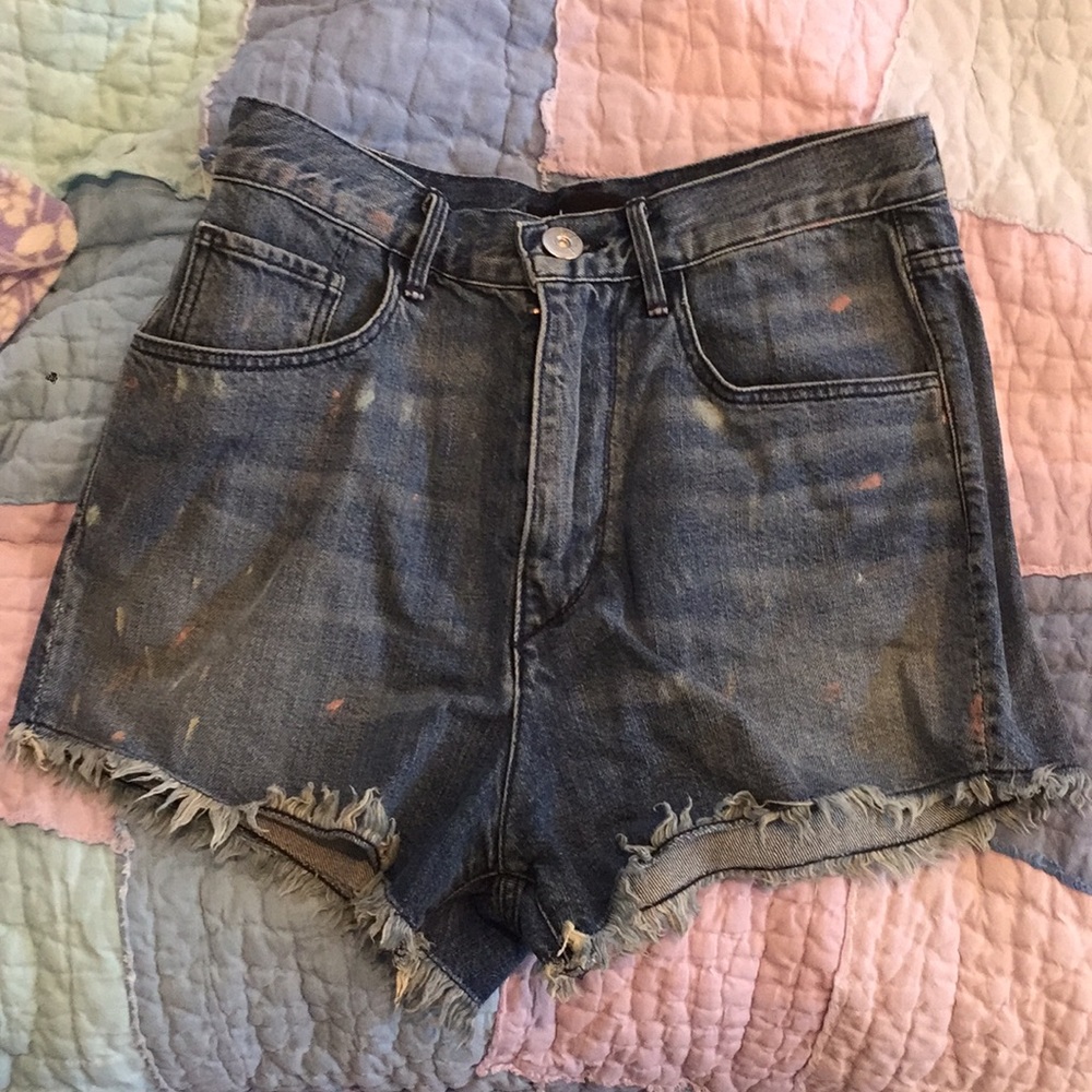Jean cutoff shorts with color details